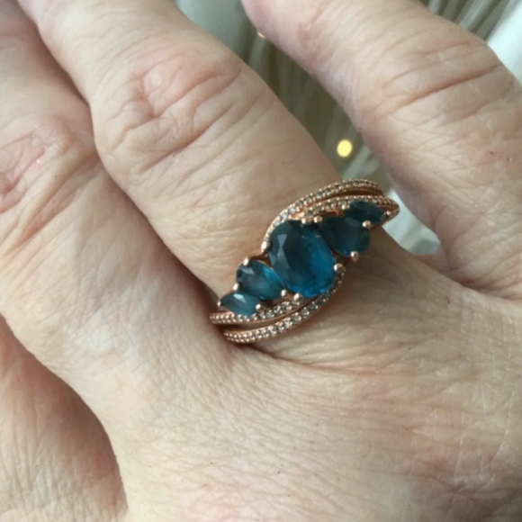 10k Rose Gold Diamond & Blue Topaz Ring - Picture 9 of 10